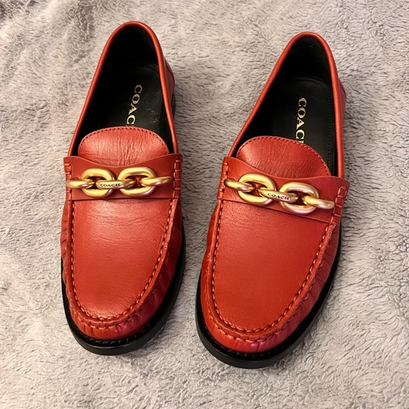 COACH Women's Jess Chain-Strap Moccasin Loafers Rust 6.5 - Picture 2 of 4